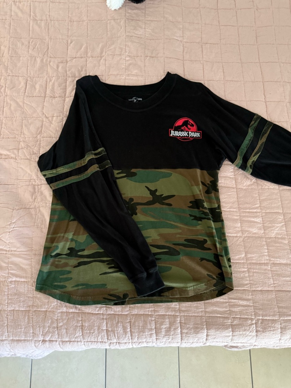 Universal Studios Black & Green Camo Jurassic Park Long-Sleeve Tee